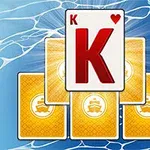 Kupa papazı kartı, altında sırayla dizilmiş ters kartların önünde su desenli mavi bir arka planda yer alıyor