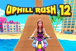 Bir kadın, deniz kenarındaki şehir manzarasında ahşap bir rampada motosiklet sürüyor, UPHILL RUSH 12 yazısı üstte yer alıyor